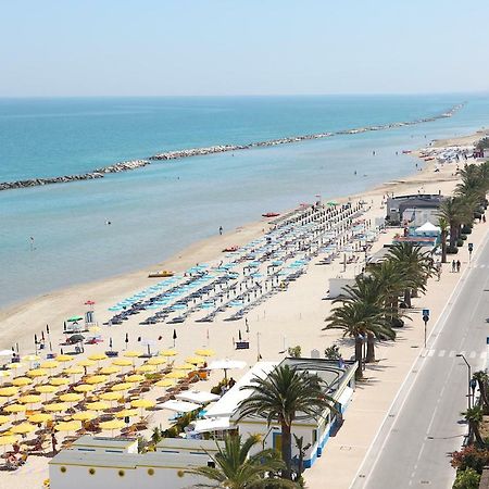 Hotel Cristal Cupra Marittima Esterno foto