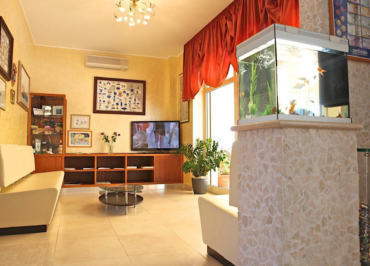 Hotel Cristal Cupra Marittima Esterno foto